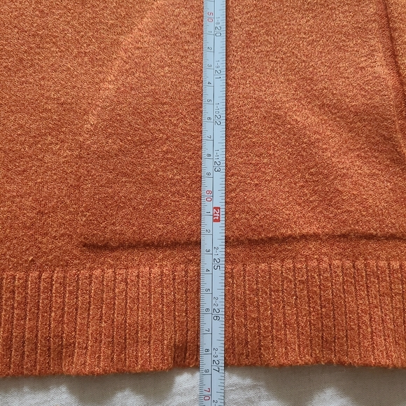 Cyrus Women's Burnt Orange Ribbed Long Sleeves Cowl Neck Pullover Knit Sweater - Picture 11 of 12